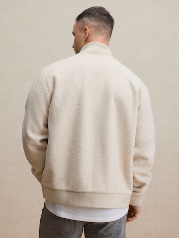 DAN FOX APPAREL Bluza rozpinana 'Dominic' w kolorze biały