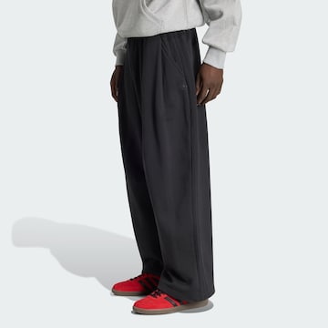 Loosefit Pantalon 'Premium Essentials' ADIDAS ORIGINALS en noir : devant