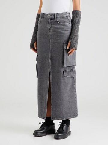 Gonna di Sisley in grigio: frontale