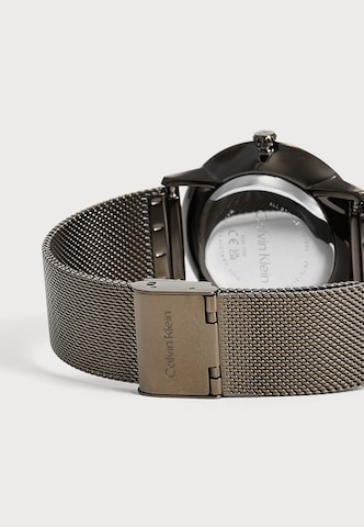 Calvin Klein Analog klocka 'EXCEPTIONAL' i grå: baksida