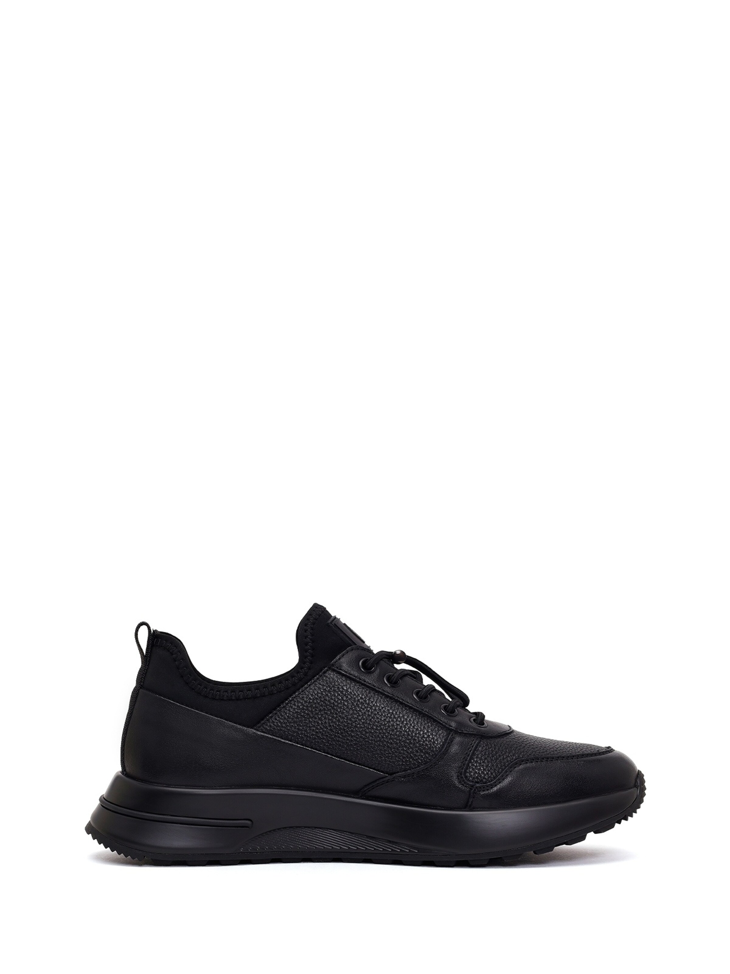 Sneaker bassa di Derimod in nero