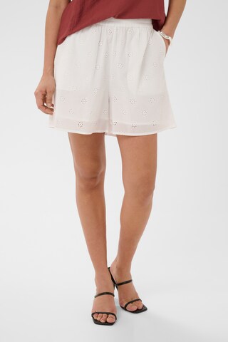 Kaffe Loosefit Shorts 'KAFiona' in Weiß: Vorderseite