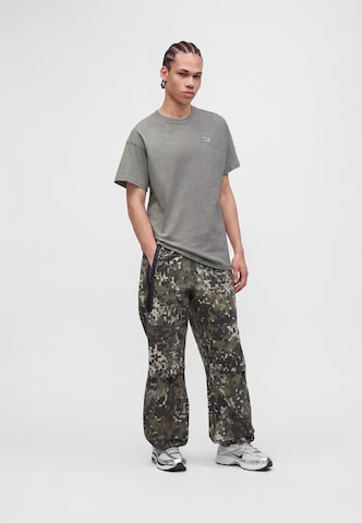 Nike Sportswear Футболка в Серый