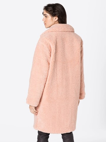 Cappotto invernale di NÜMPH in rosa