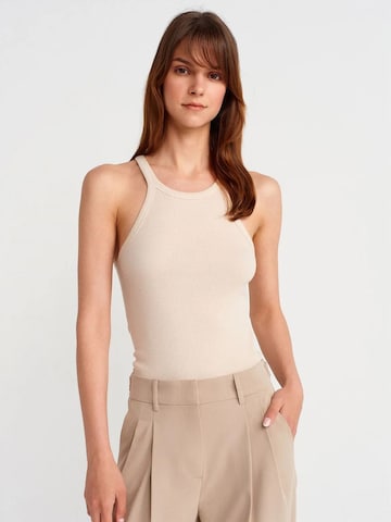 Haut Dilvin en beige : devant