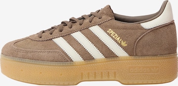 Sneaker bassa 'HANDBALL SPEZIAL BOLD' di ADIDAS ORIGINALS in marrone: frontale