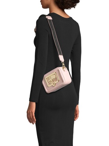 Borsa a tracolla di Chiara Ferragni in rosa