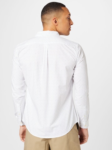 balta Dockers Priglundantis modelis Marškiniai