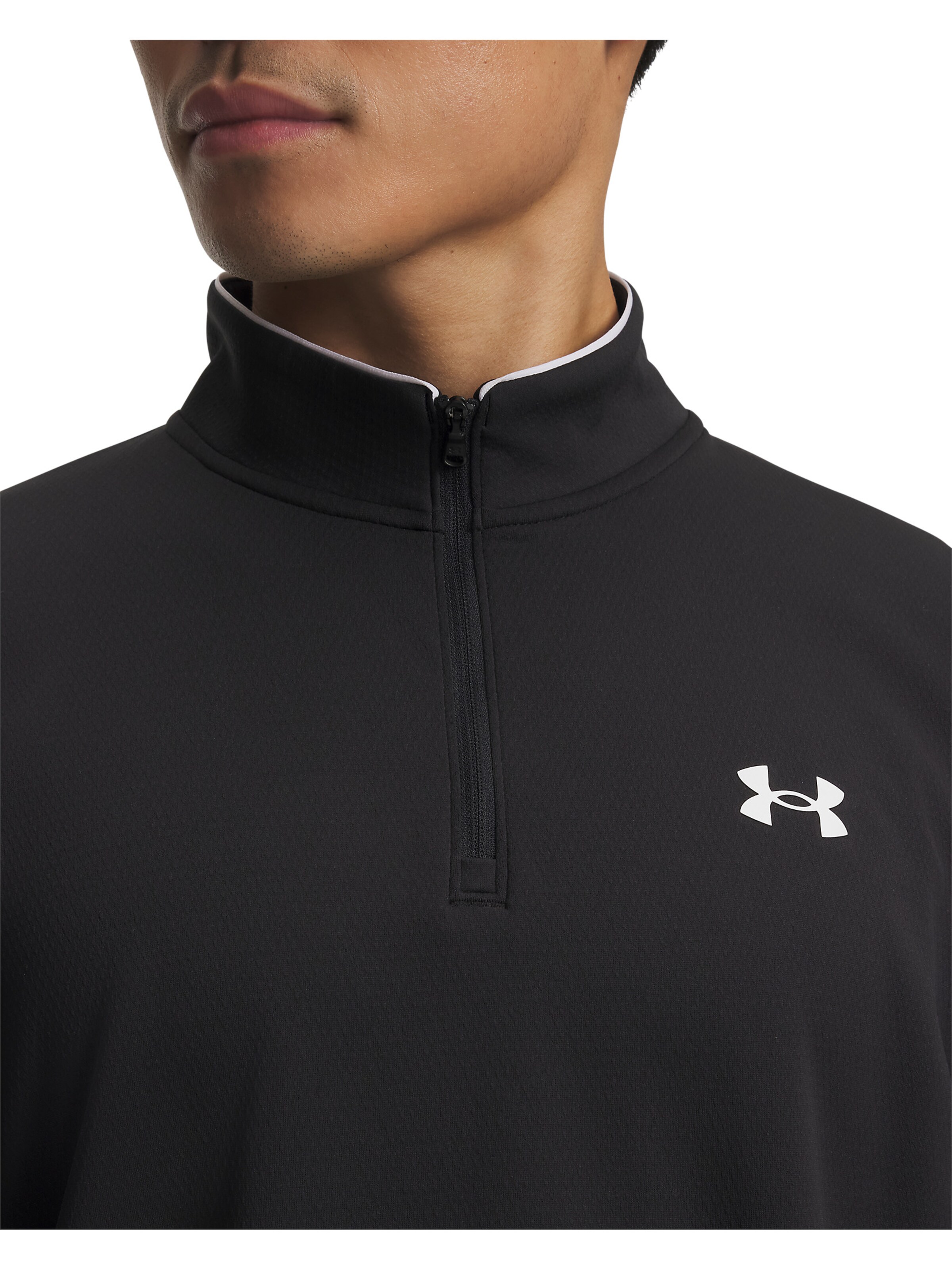 UNDER ARMOUR Performance shirt in Black