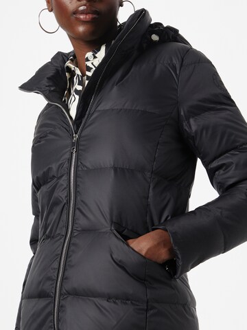 TOMMY HILFIGER Kurtka zimowa w kolorze czarny