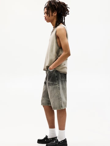 Pull&Bear Loosefit Farkut värissä harmaa