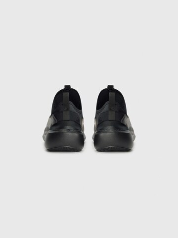 NIKE Sportcipő 'FLEX RUNNER 4' - fekete
