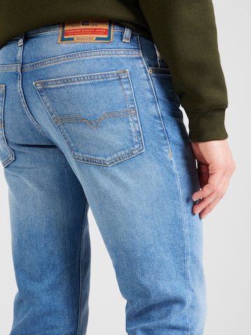 regular Jeans 'FINITIVE' di DIESEL in blu