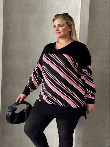 Stil Diva Blouse in Black: front