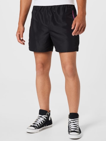 CONVERSE Regular Broek 'Woven' in Zwart: voorkant