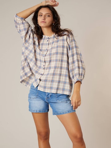 Chemisier 'Elleni' Deeluxe en bleu : devant