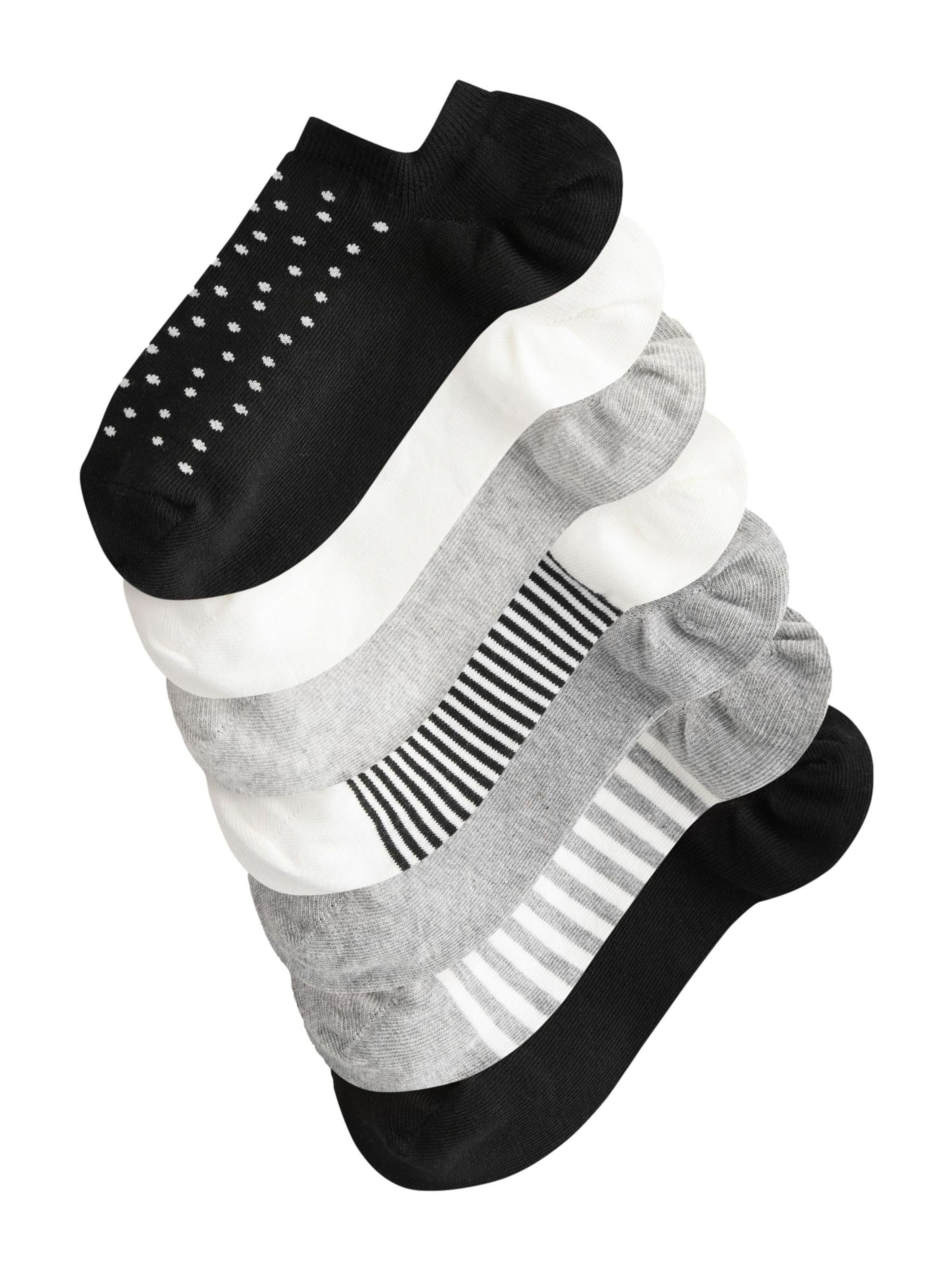 Next Chaussettes en gris clair / noir / blanc, Vue avec produit