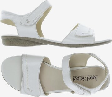 JOSEF SEIBEL Sandals & High-Heeled Sandals in 40 in White: front