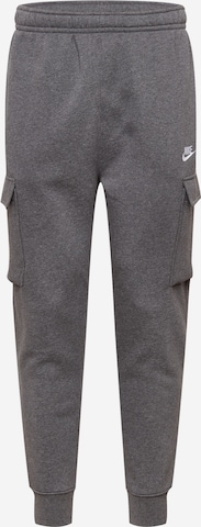 Effilé Pantalon cargo Nike Sportswear en gris : devant