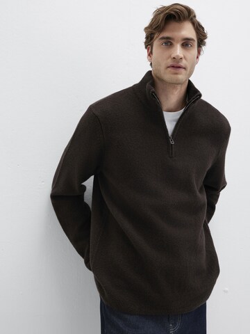 Mavi Sweater in Brown: front