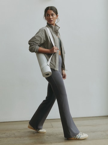 Regular Pantaloni de la self. pe gri