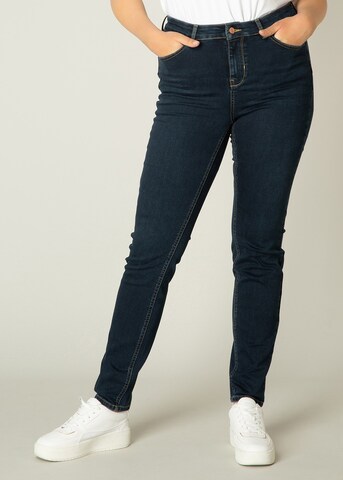 BASE LEVEL CURVY Jeans 'Joya' in Blue: front