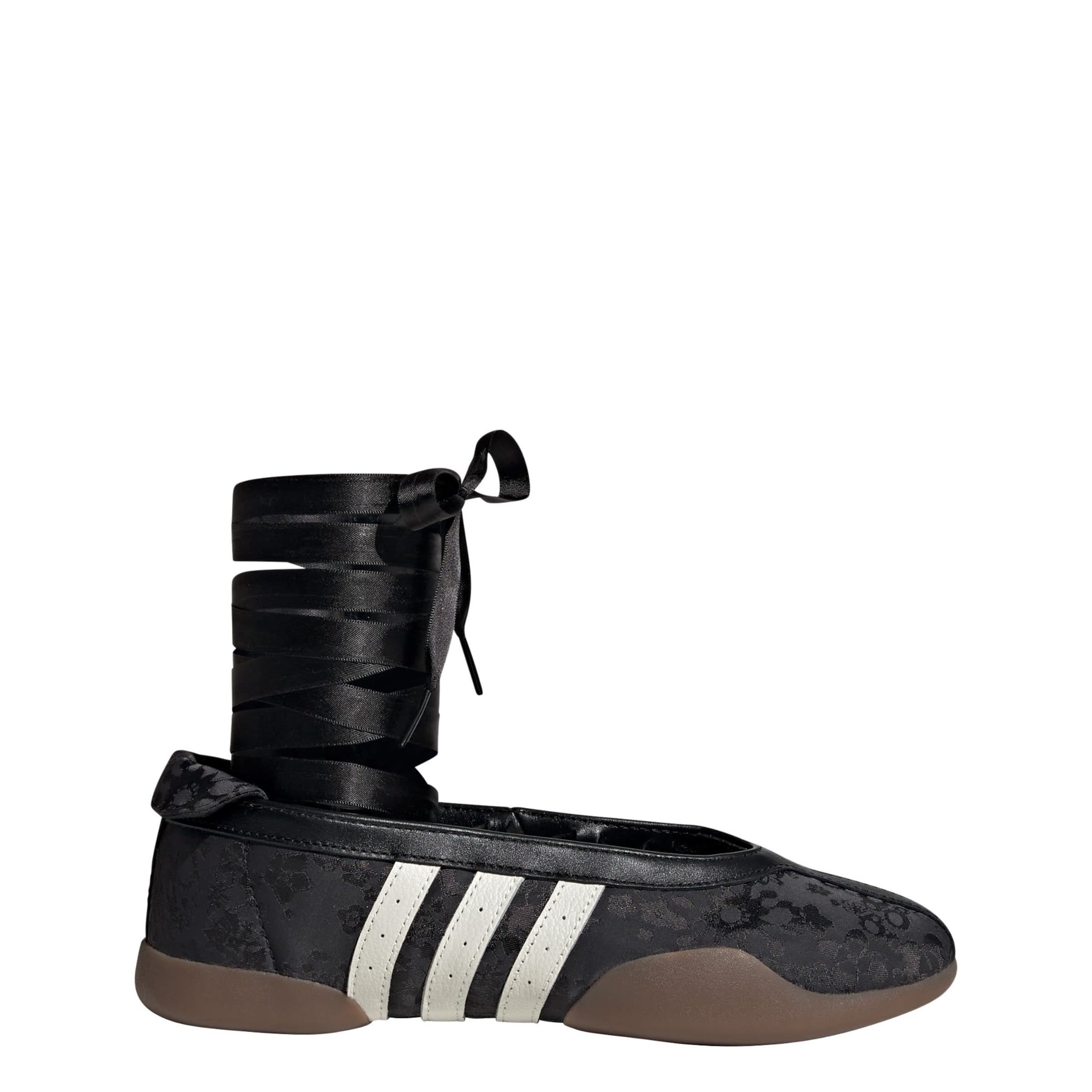 ADIDAS ORIGINALS Ballerina 'Taekwondo Mei' in Schwarz