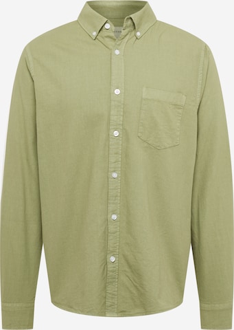 Cotton On جينز مضبوط قميص 'MAYFAIR' بلون أخضر: الأمام