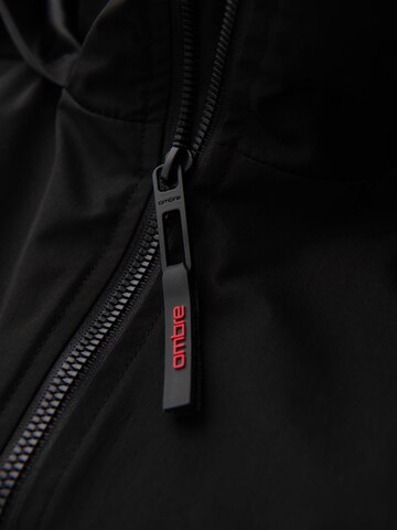 Ombre Tussenjas 'OM-JANP-0222' in Zwart