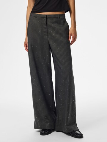 PIECES Wide leg Broek 'PCFalka' in Grijs: voorkant