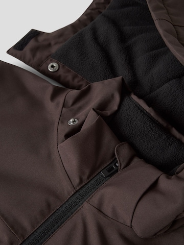 NAME IT - Chaqueta deportiva 'SNOW10' en marrón