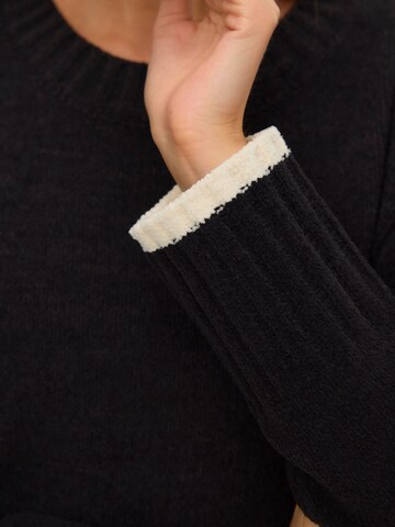 VERO MODA Sweater in Black