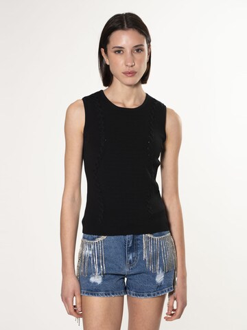Top in maglia di Influencer in nero: frontale