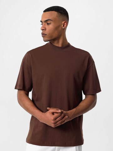 Antioch Bluser & t-shirts i brun: forside