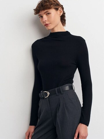 Dilvin Blouse in Black