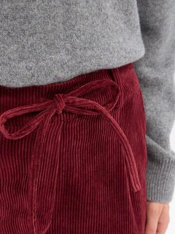 Regular Pantalon Marie Lund en rouge
