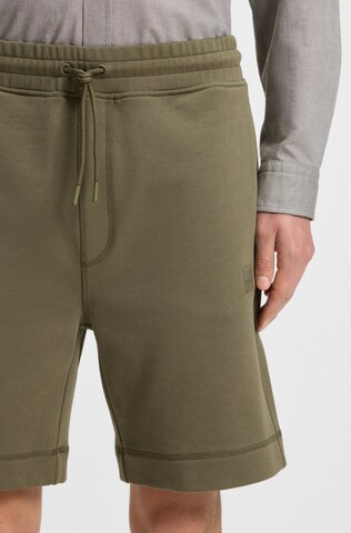 BOSS Regular Shorts 'Sewalk' in Grün