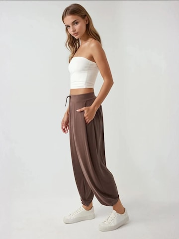 Effilé Pantalon à pince Hiccup en marron