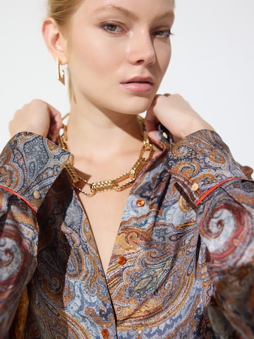Camicia da donna di Lola Casademunt in blu: frontale