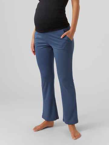 Regular Pantalon 'CAYLYN' MAMALICIOUS en bleu : devant