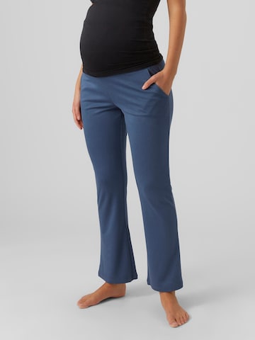 Regular Pantalon 'CAYLYN' MAMALICIOUS en bleu : devant