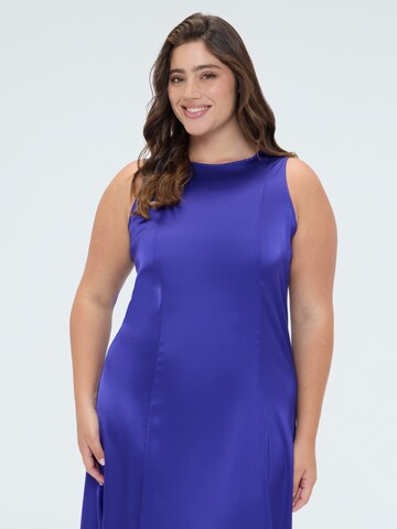 Abito di Fiorella Rubino in blu