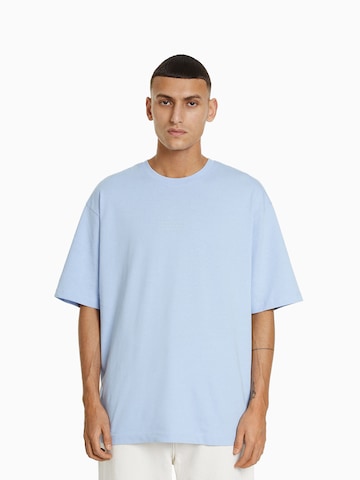 T-Shirt Bershka en bleu : devant