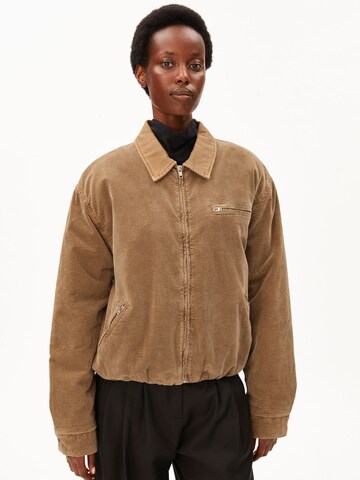 ARMEDANGELS Kordjacke PADDED ICONIC Å in Braun: Vorderseite
