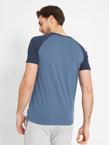 BENCH T-Shirt in Blau