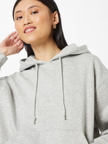 WEEKDAY Sweatshirt in Grau