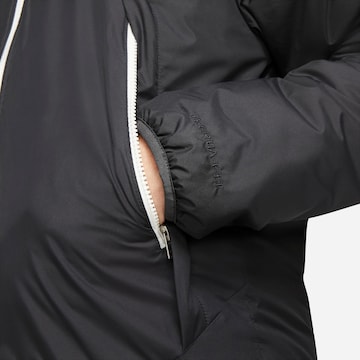 Nike Sportswear Between-Season Jacket in Black