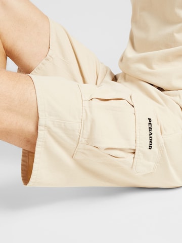 Regular Pantalon cargo 'LUGARD' Pegador en beige