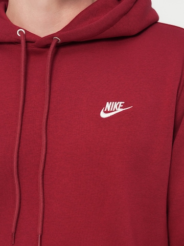 Sweat-shirt 'CLUB' Nike Sportswear en rouge