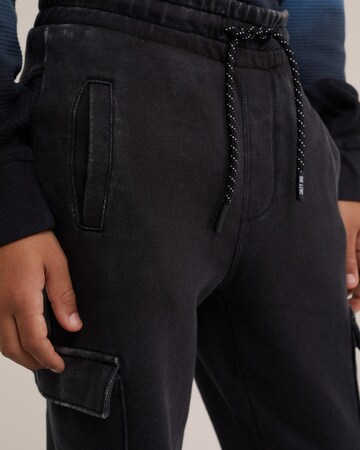 WE Fashion Tapered Broek in Grijs